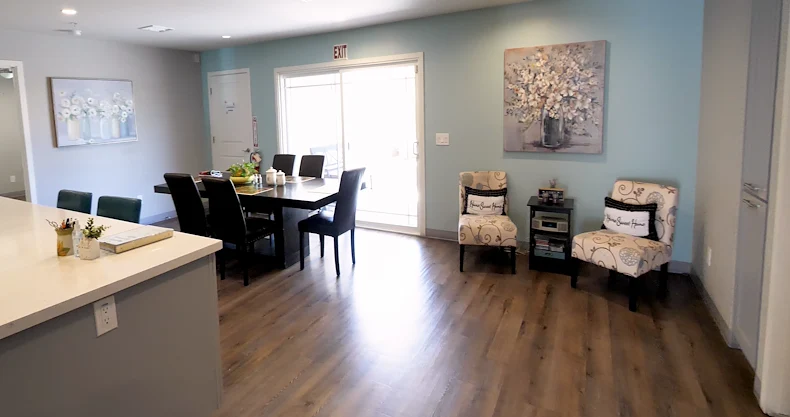 Legato Living Residential Memory Care at Old Town senior living community offering assisted living and memory care in Scottsdale, AZ, dining room