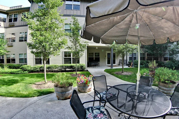 Image of Maple Ridge by Bonaventure (10)