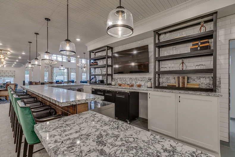 Image of Everlan of Louisville (4)