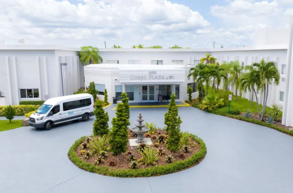Image of Coral Plaza (2)
