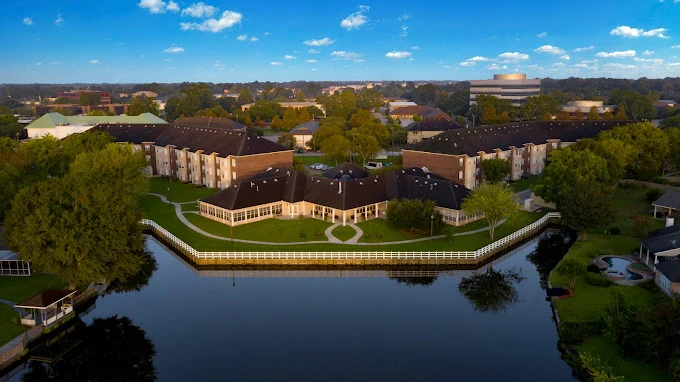 Image of Lake Sherwood Village (1)