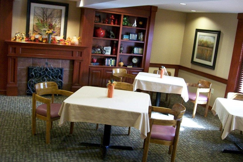 Image of Roselawn Manor Senior Living (2)