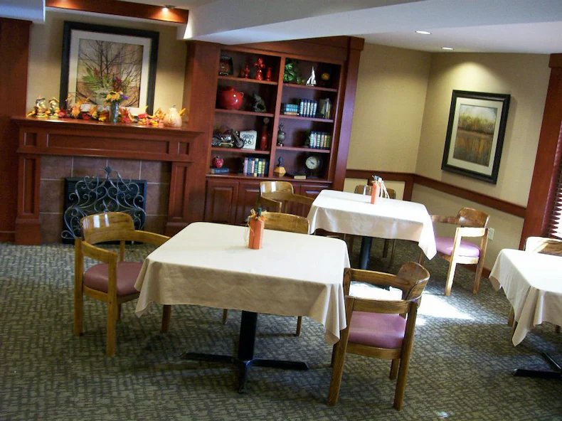 Image of Roselawn Manor Senior Living (2)