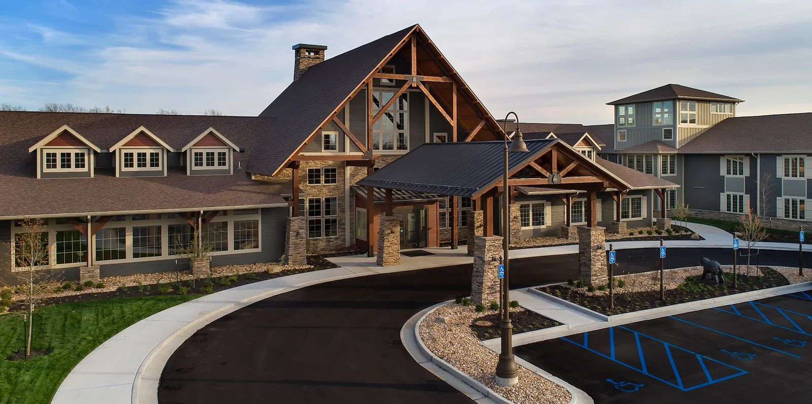 Image of Arrowhead Senior Living (1)