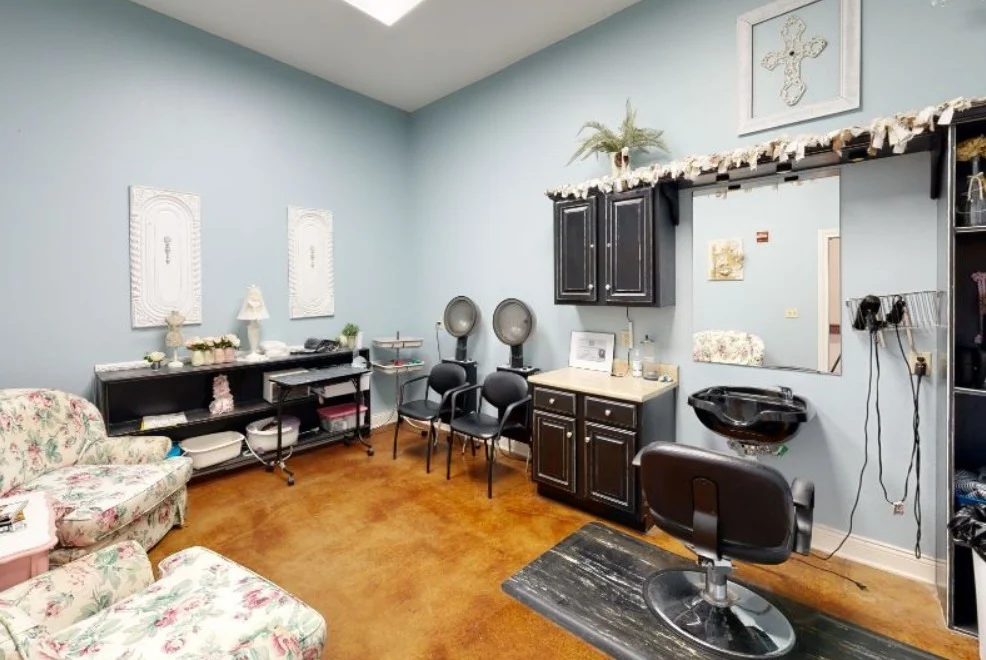 Assisted living and memory care at Bridgewater Memory Care in Granbury, TX, beauty salon
