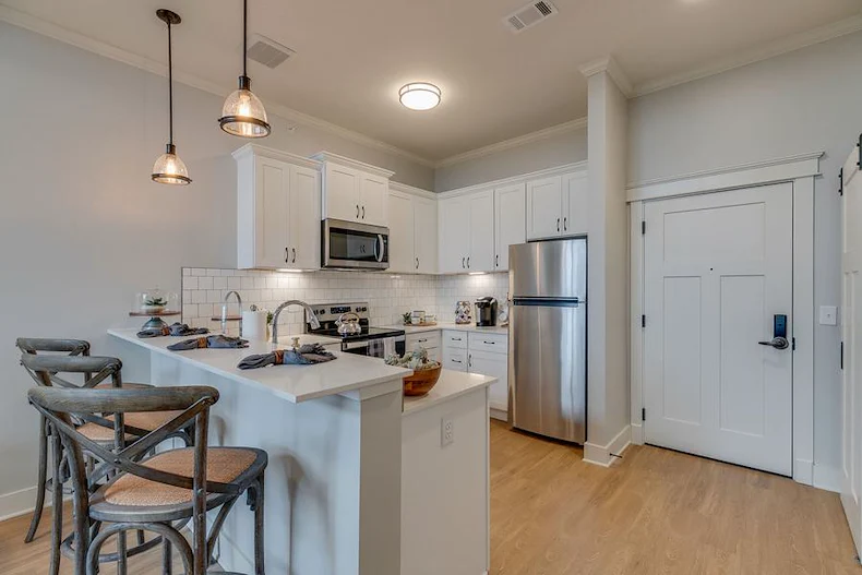 Image of Everlan of Hixson (5)