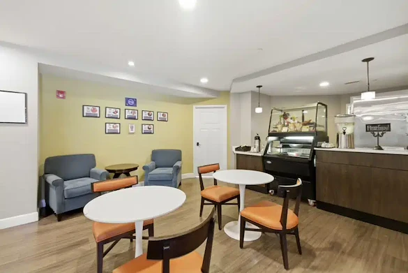 Image of The Landing on Dundee Senior Living (5)