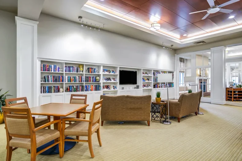 Image of Merrill Gardens at Madison (5)