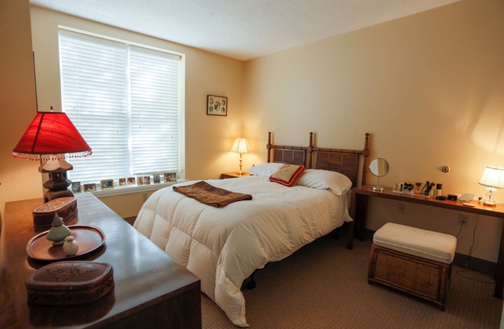 charter-senior-living-of-towson-image-9