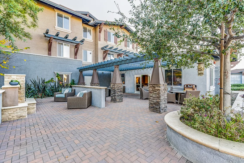 Image of The Vistas at Oxnard Senior Living (1)