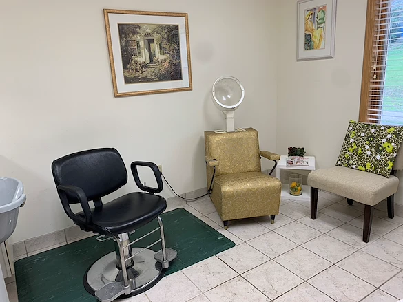 Image of Mills Harbour Assisted Living Lake (4)