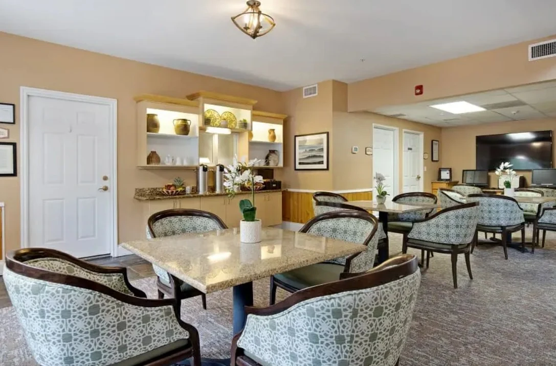 Image of Aegis Lodge in Kirkland (5)