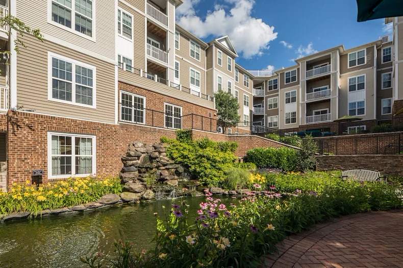 Image of Regency Crest (1)