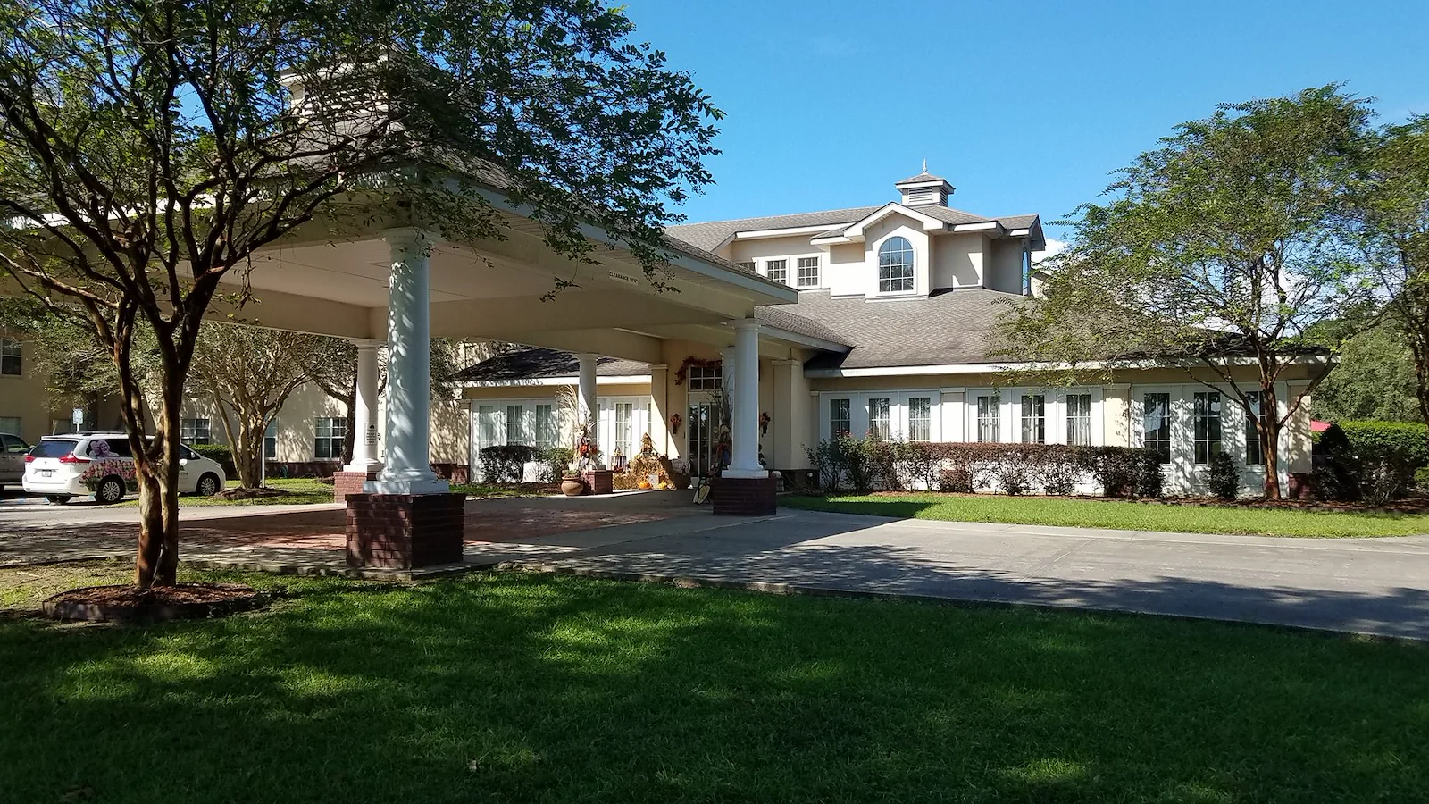 Image of Garden View of New Iberia (1)