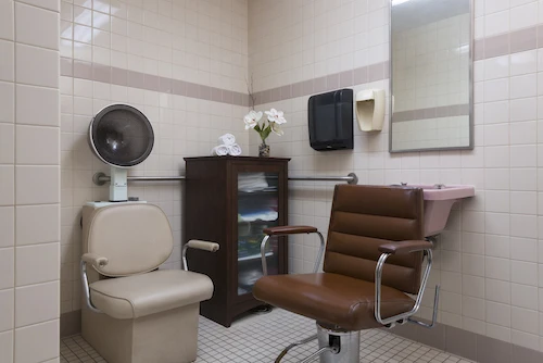 Image of Amberwood Manor (3)