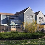 Image of The Gardens at Broadmoor Court (2)