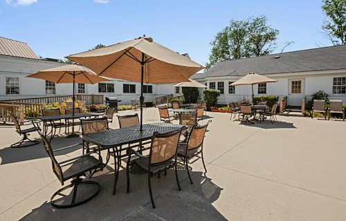 Image of Pine Rock Manor (4)