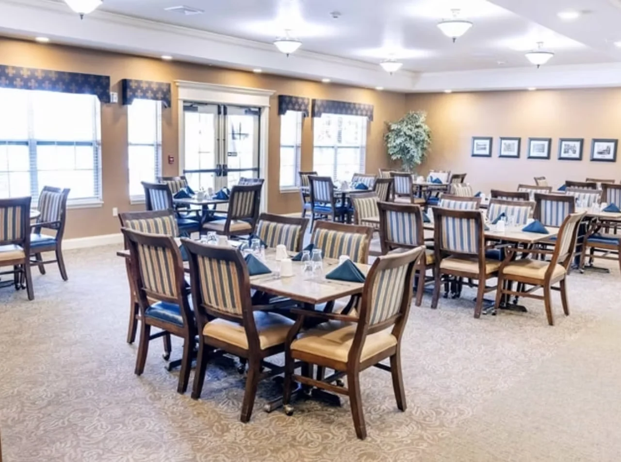 Image of Oak Pointe of Neosho (3)