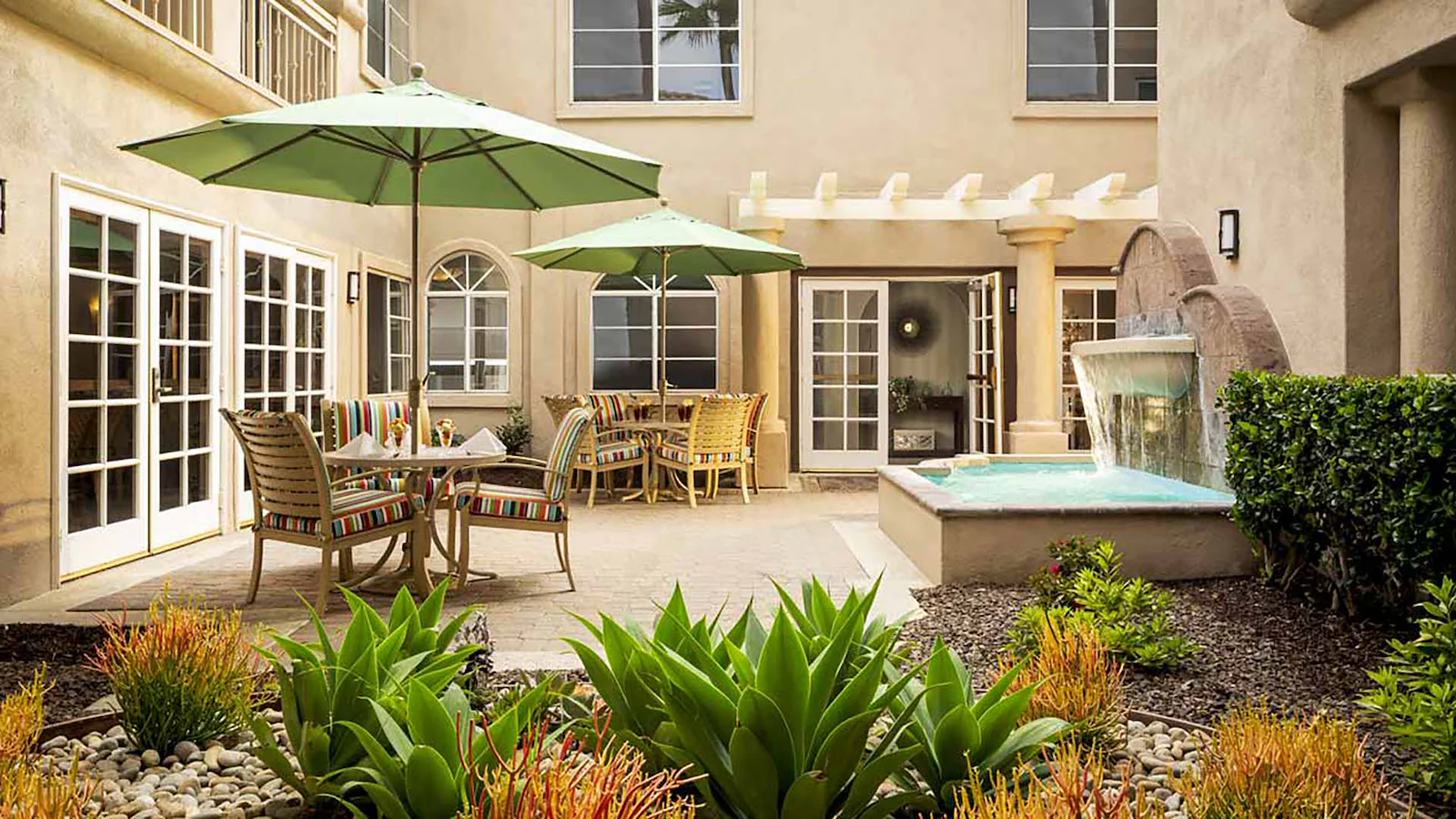 Image of Atria Newport Plaza (5)