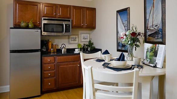 Image of Atria Aquidneck Place (6)