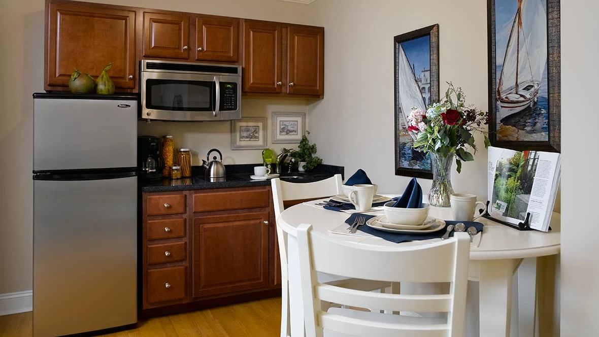 Image of Atria Aquidneck Place (6)