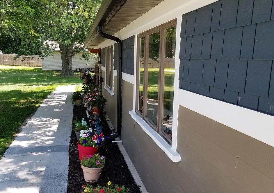 United Manor independent senior living in DeWitt, Iowa exterior landscaping