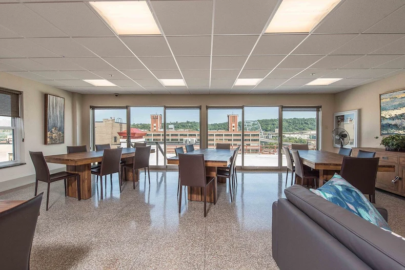 Image of Carson Towers (4)