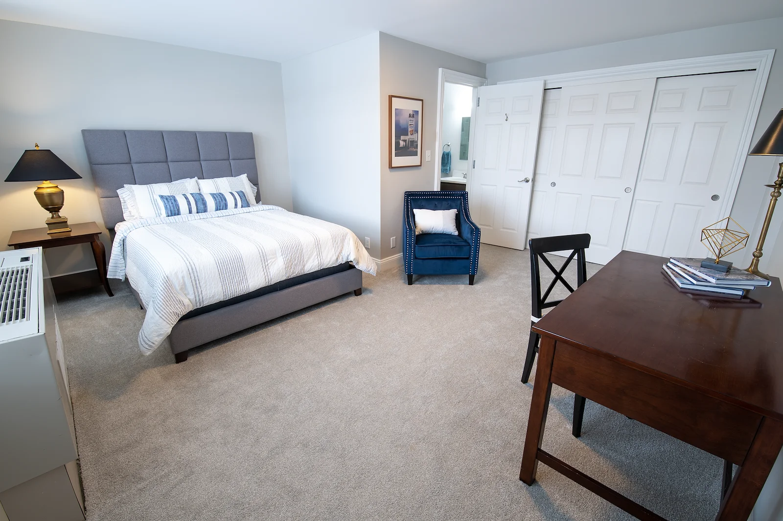 Glacier Hills Senior Living apartment bedroom