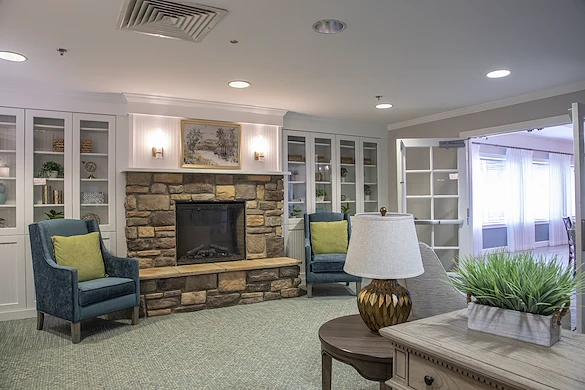 Dublin Glenn Memory Care in Ohio sitting area by fireplace