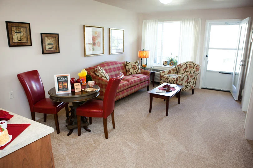 Meadowlark Estates Gracious Retirement Living Hawthorn Senior Independent Living in Lawrence, Kansas apartment living room