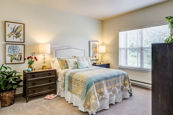 Liberty Heights Gracious Retirement Living Hawthorn Senior Independent Living in Rockwall, Texas apartment bedroom