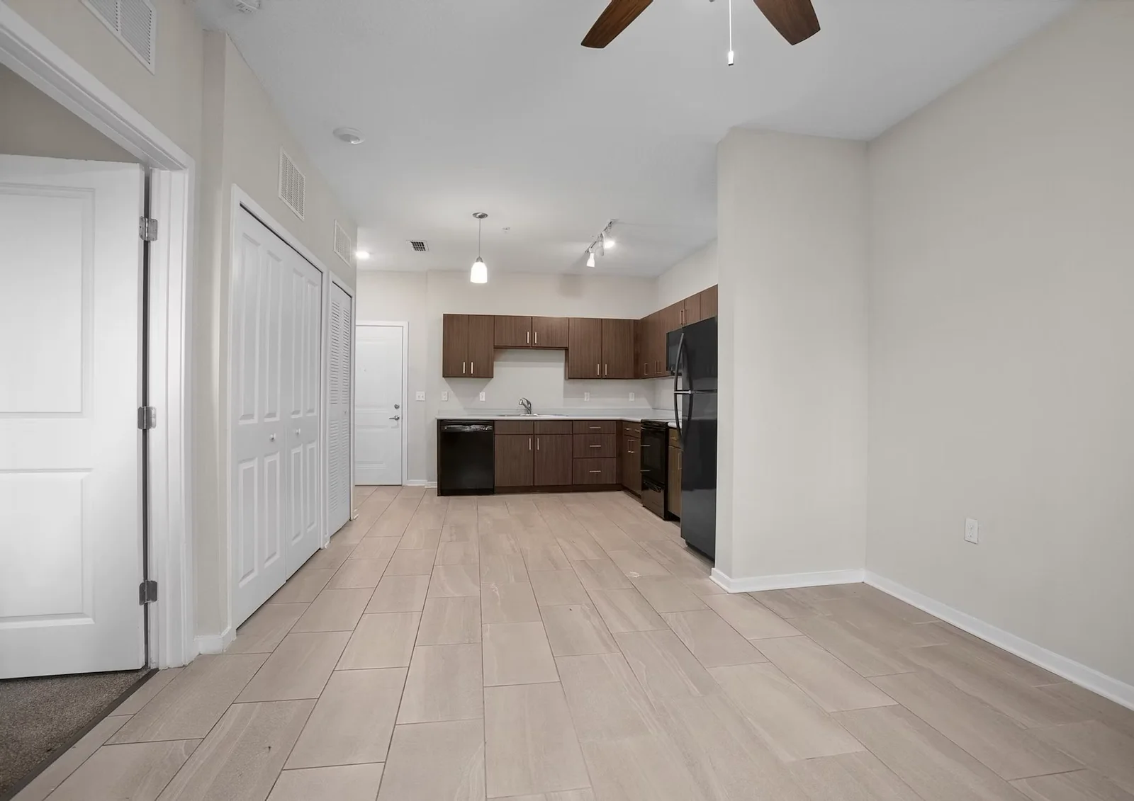 Image of Banyan Cove Apartments (10)