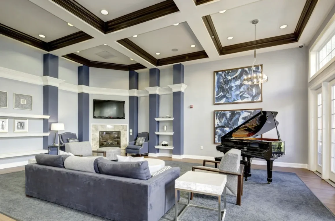 Image of Regency Crest (3)