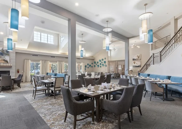 Independent living at Laurel Grove by Barclay House in Lawrenceville, GA, dining room
