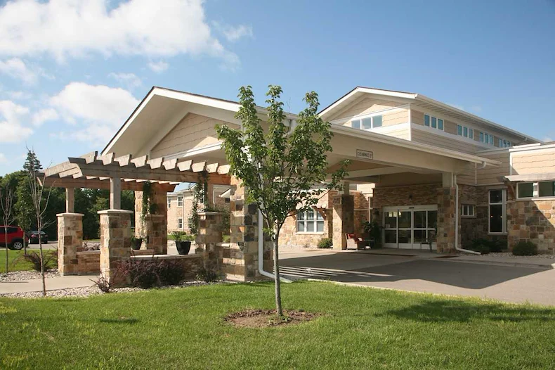 Image of Oak Park Place - Menasha (1)