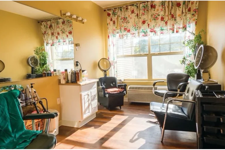 Image of Lakeland Senior Living (2)