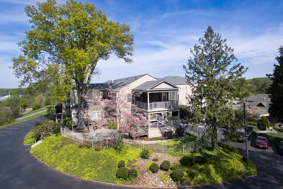 Image of River Oaks Place Loudon (1)