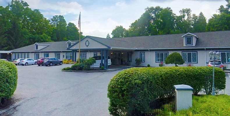 Image of Seasons Place (1)