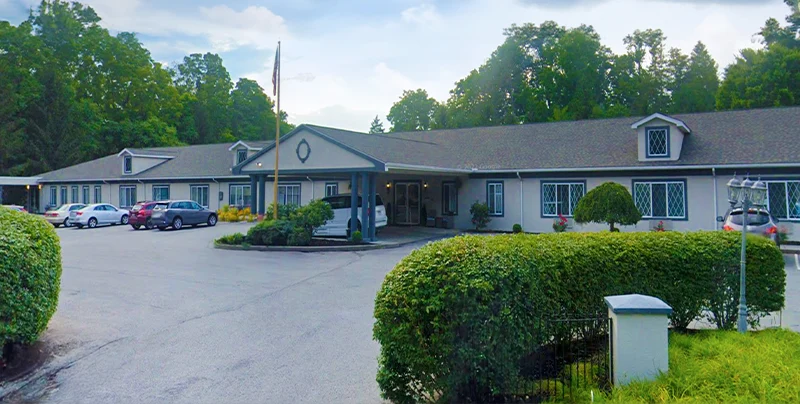 Image of Seasons Place (1)