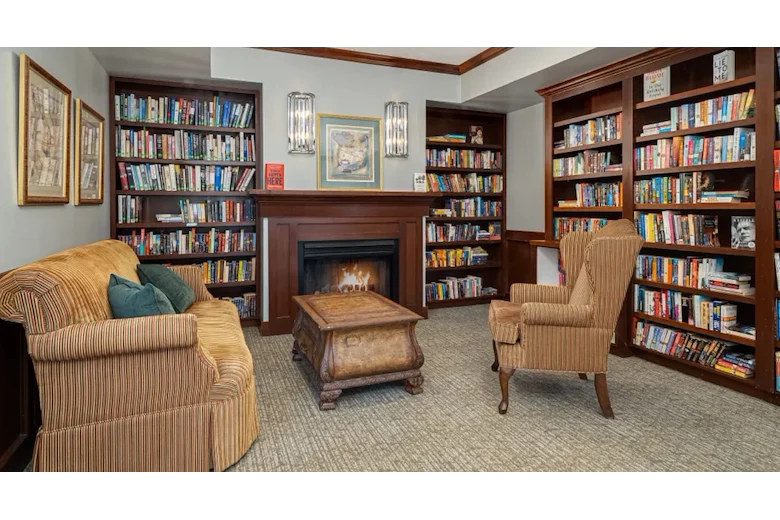 Image of Applewood Pointe of Bloomington Cooperative (4)