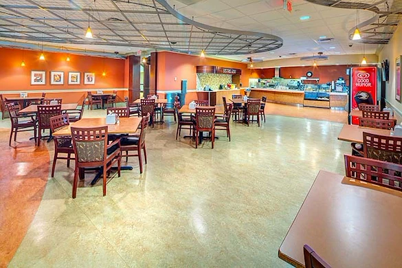 Covenant Living at The Holmstad in Batavia, IL, dining room