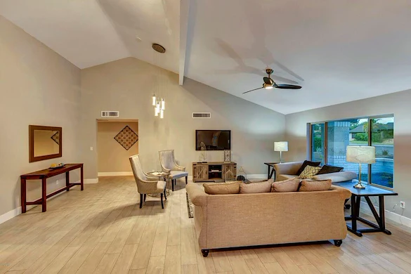 Image of Valencia Home at 47th (2)