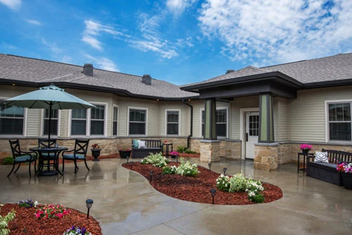 Image of Silverado Lee’s Summit Memory Care (2)