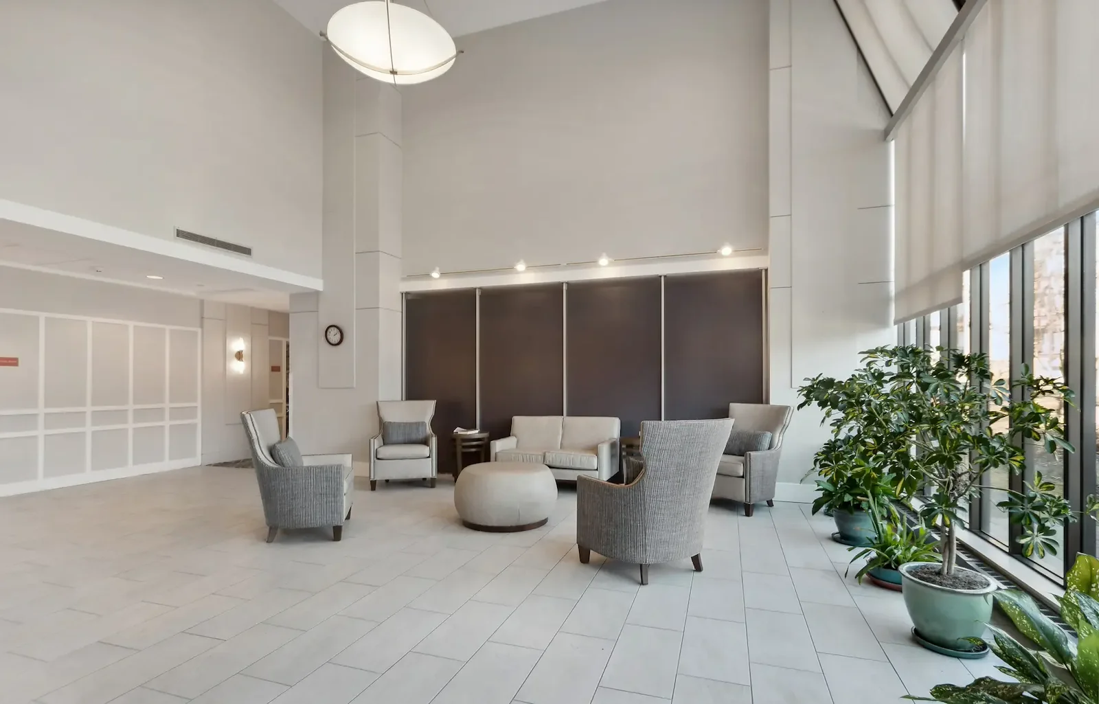 Image of AVIVA Country Club Heights (3)