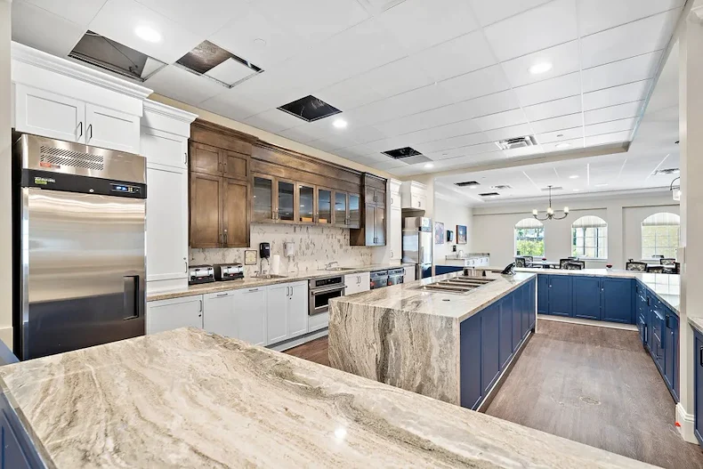 Image of Worthington Manor (8)