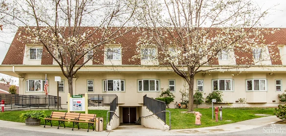 Image of Lincoln Glen Skilled Nursing (4)