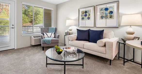 Image of Holiday Redbud Hills (7)