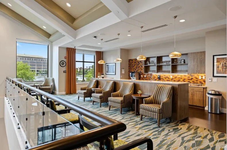 Image of Montage Mason (5)