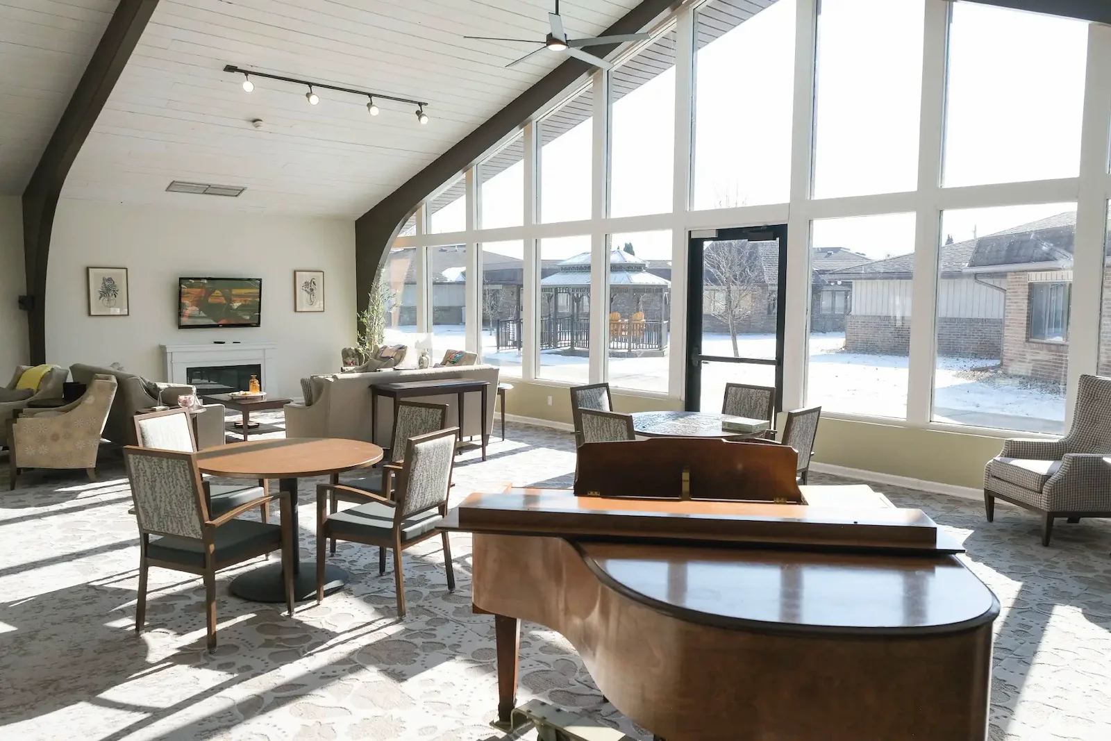 Image of Colonial Oaks Senior Living (4)