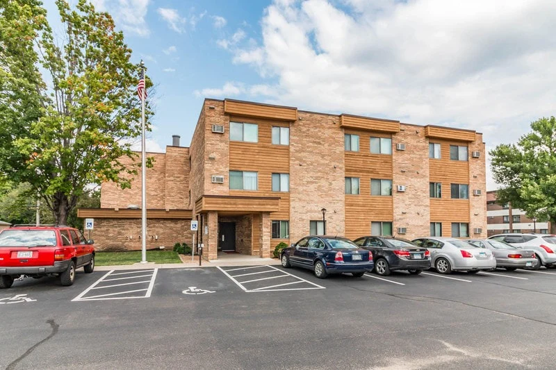 Image of Red Oak Manor (3)